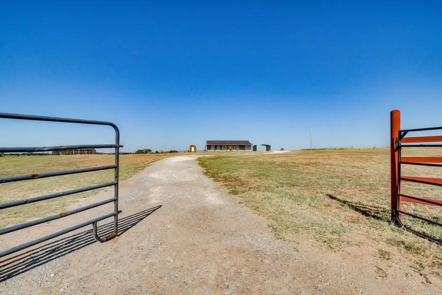2406 S Logan Road, Lahoma, OK 73754 - #2