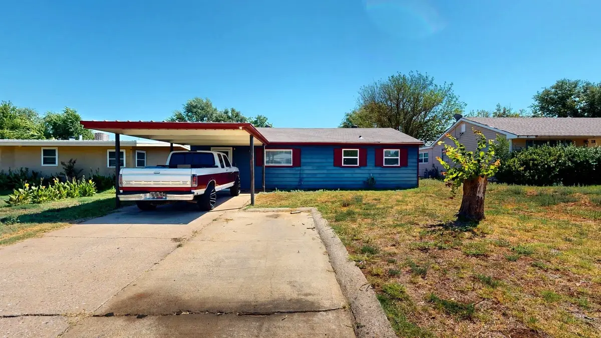 920 21st St, Woodward, OK 73801 - #1