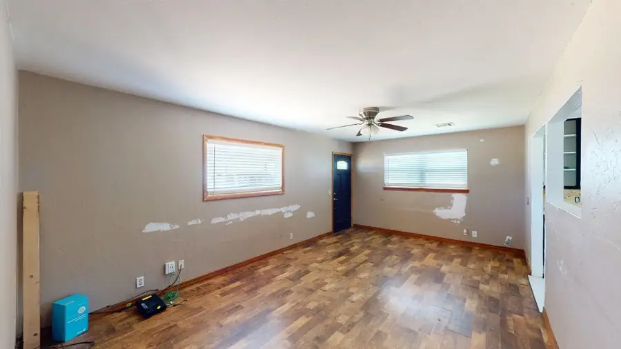 920 21st St, Woodward, OK 73801 - #3