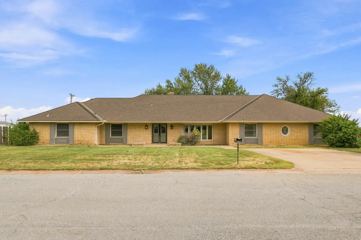 1020 Hadwiger Dr, Cherokee, OK 73717 - #1