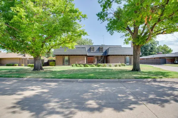 2016 Comanche Trl, Enid, OK 73703