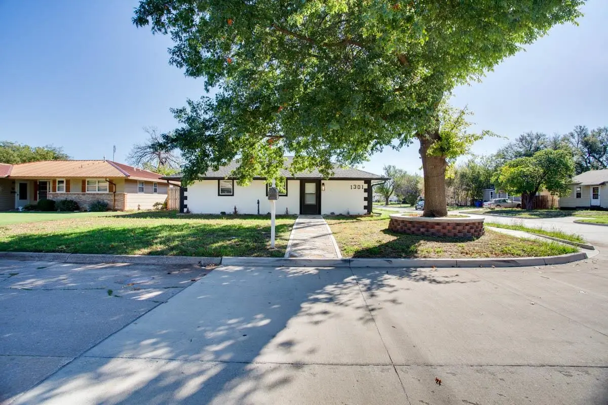 1301 N Ferguson St, Enid, OK 73701 - #1