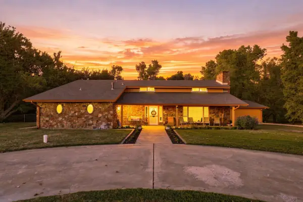 120 Creekside Dr, Enid, OK 73701