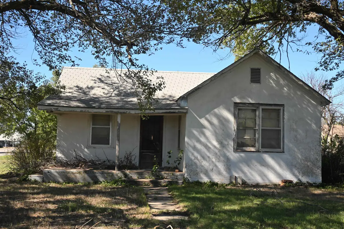 119 E Third, Vici, OK 73859 - #1