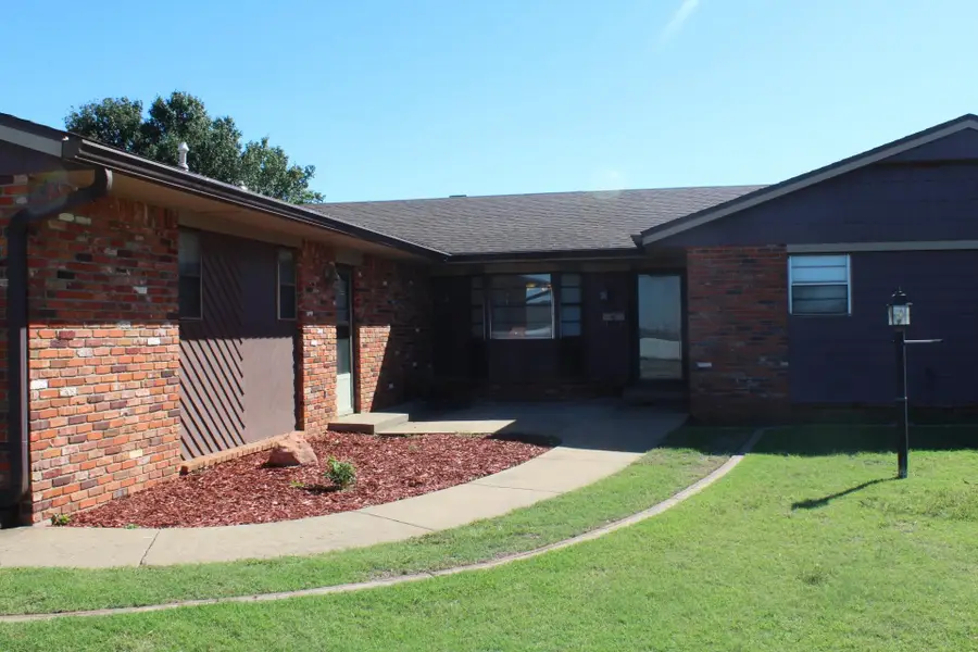 1807 Skyview Dr, Alva, OK 73717 - #2