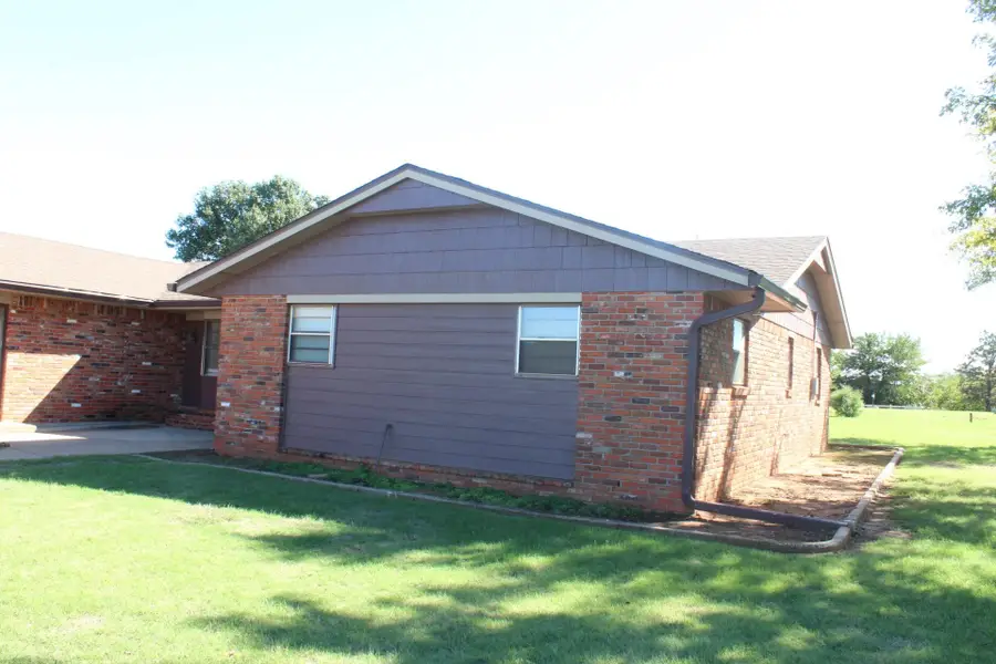 1807 Skyview Dr, Alva, OK 73717 - #3