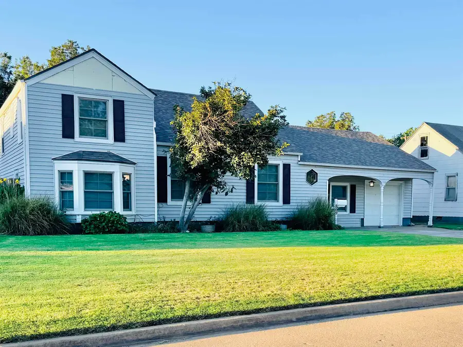 809 W Illinois, Enid, OK 73701 - #2