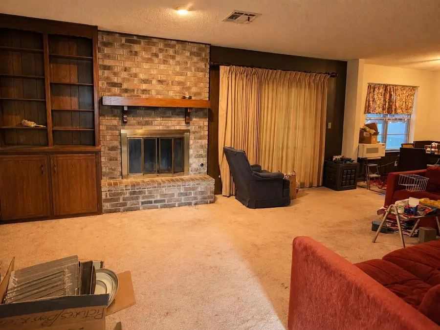 214 S Rimrock Rd, Enid, OK 73703 - #2