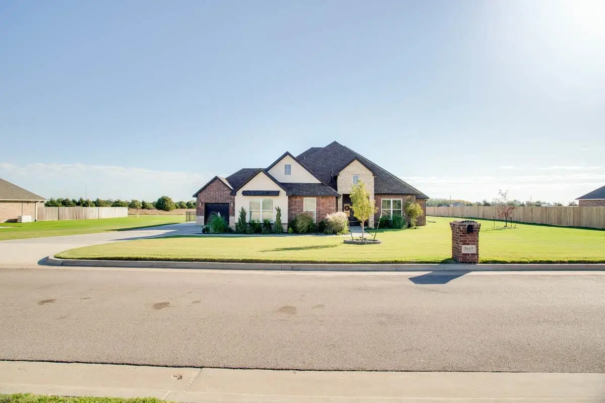 7017 Chisholm Ranch Dr, Enid, OK 73703 - #1