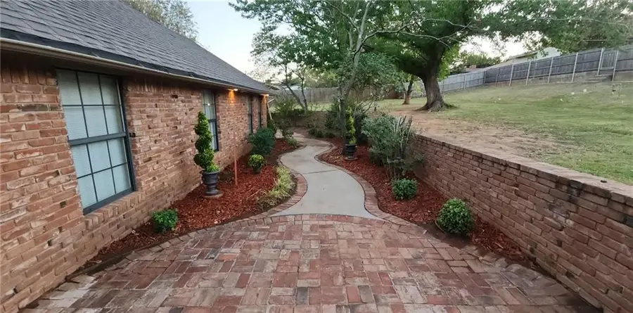 1207 N Illinois Street, Weatherford, OK 73096 - Image #3