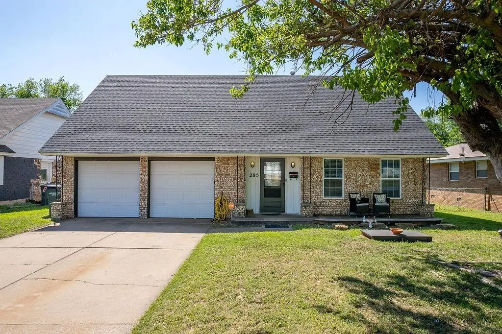 205 Vickie Drive, Del City, OK 73115 - Image #1