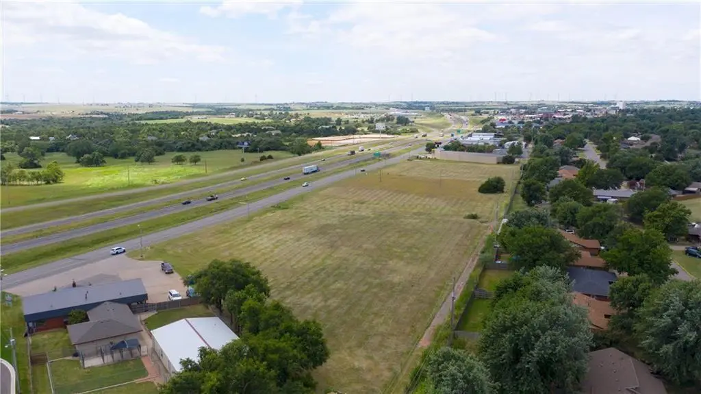 2001 E Main Street, Weatherford, OK 73096 - Image #1