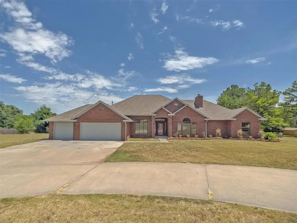 116 E Cedar Drive, Tuttle, OK 73089 - Image #1