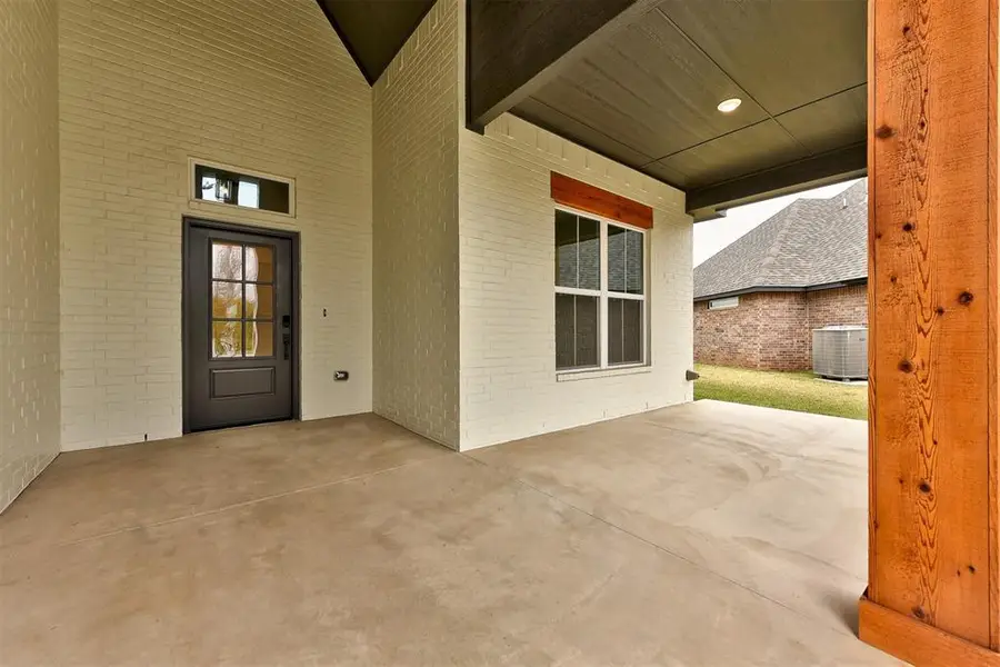 2405 Crystal Creek Drive, Yukon, OK 73099 - Image #3