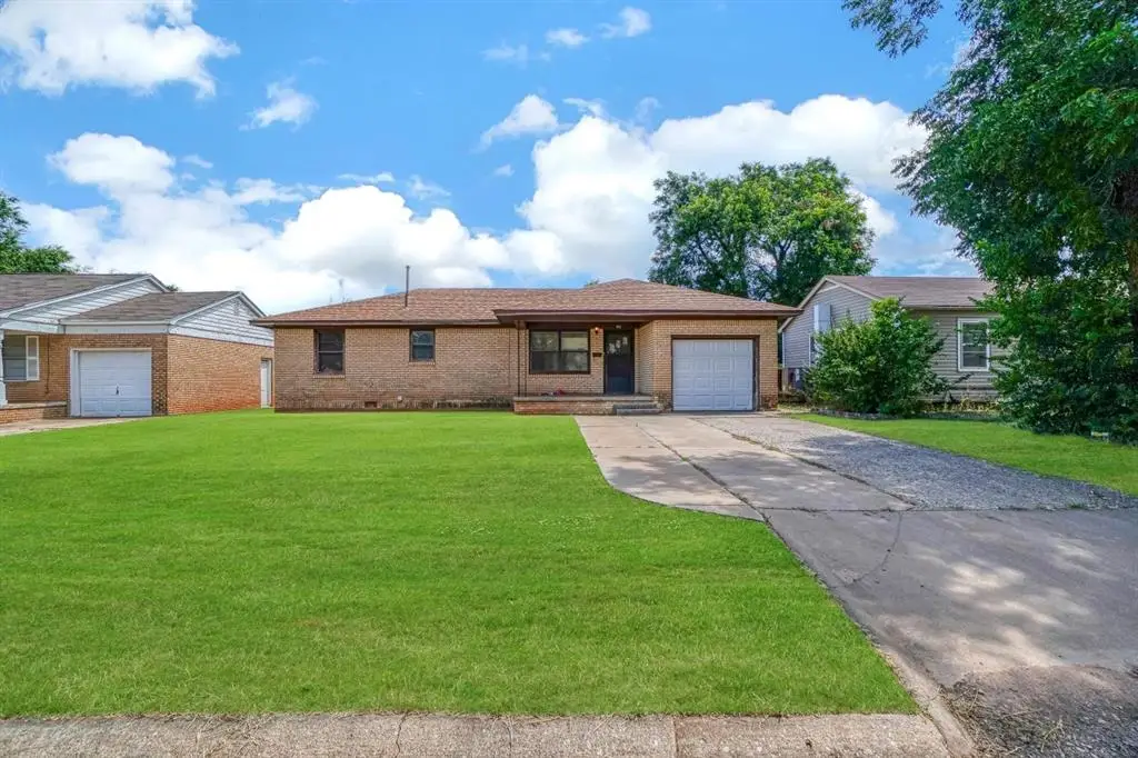 802 E Sutherland Street, Altus, OK 73521 - #1