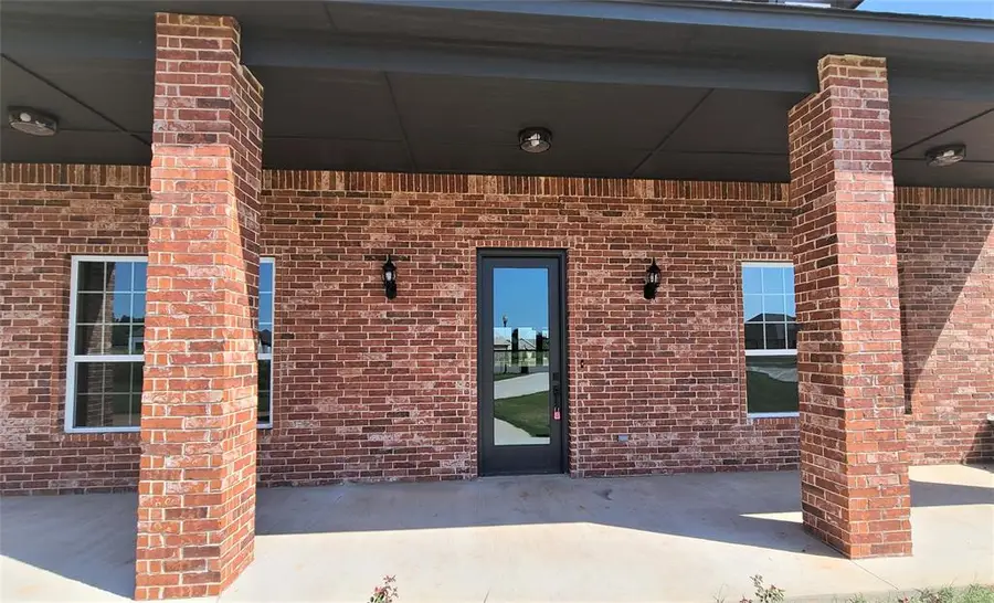 1425 W Harvard Way, Mustang, OK 73064 - Image #2