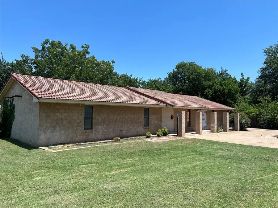 209 Ridgecrest Road, Edmond, OK 73013 - Image #2