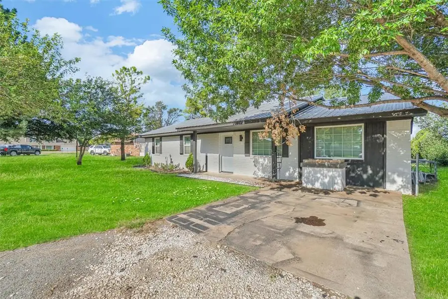 103 Western Sunset Trail, Snyder, OK 73566 - Image #2