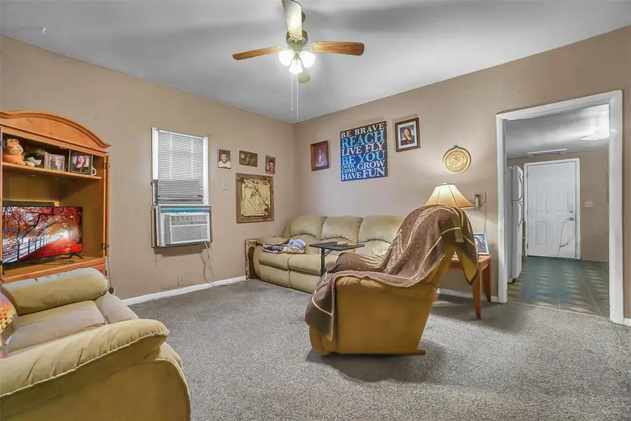 514 N Peck Street, Hydro, OK 73048 - Image #2