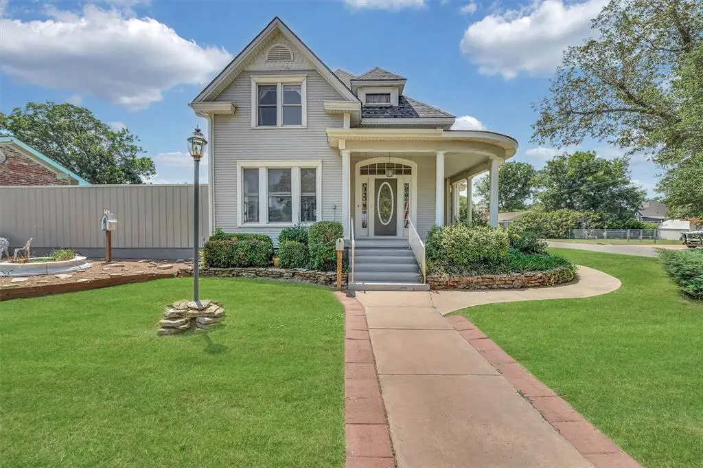 236 W Polk Street, Mangum, OK 73554 - #1