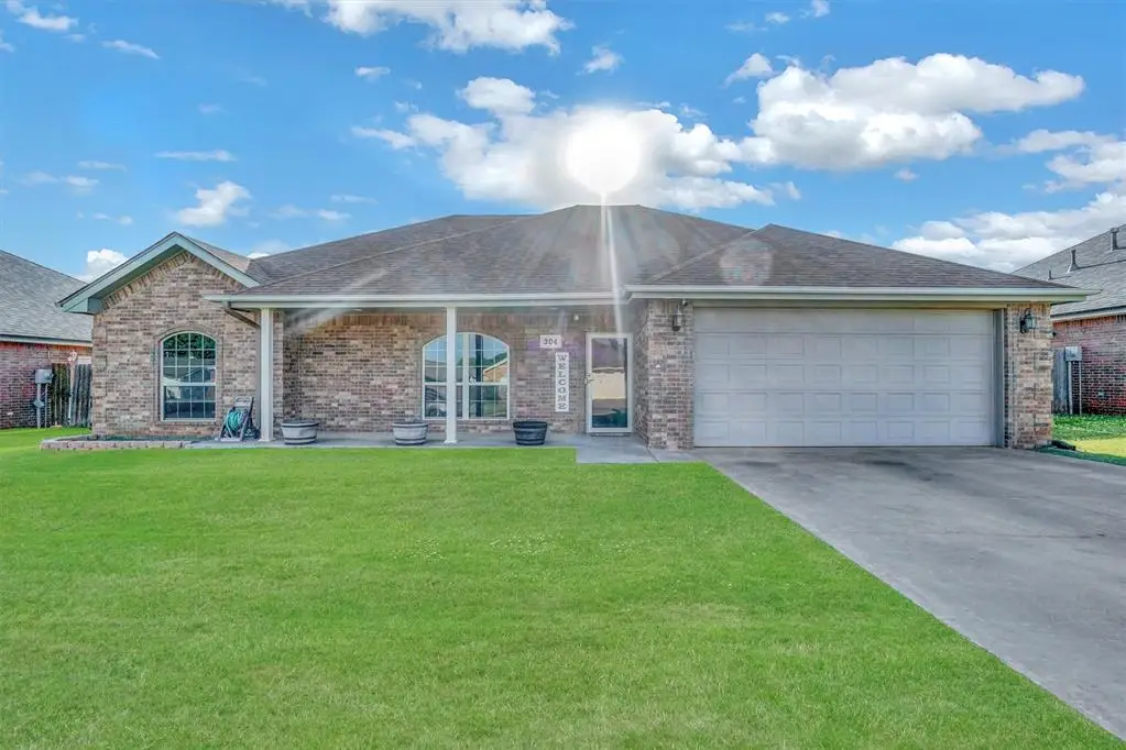 304 Beth Lane, Elk City, OK 73644 - Image #1