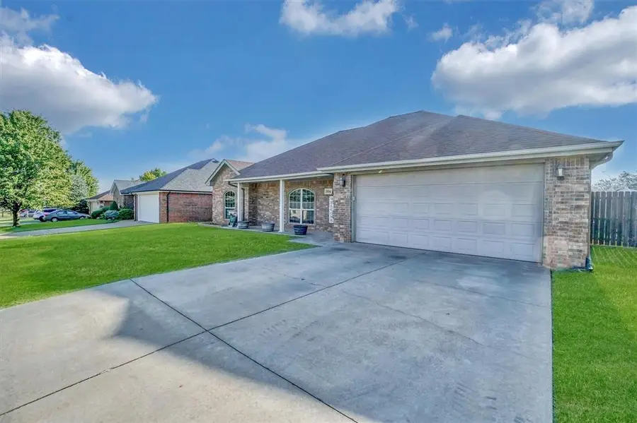 304 Beth Lane, Elk City, OK 73644 - Image #3
