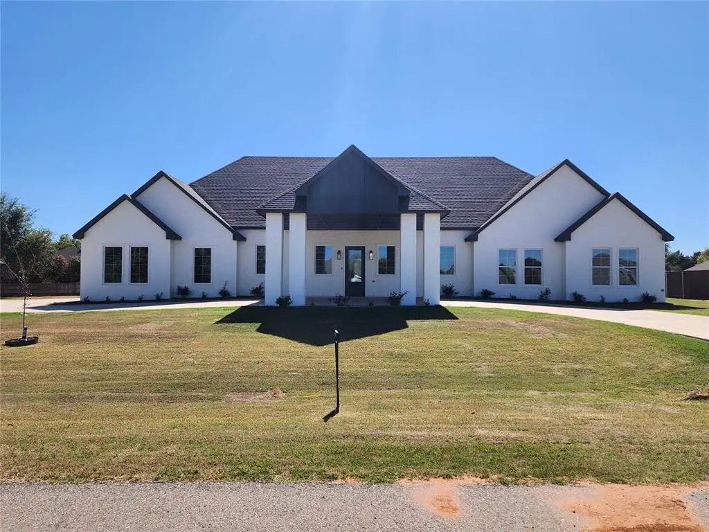 1316 W Harvard Way, Mustang, OK 73064 - Image #1