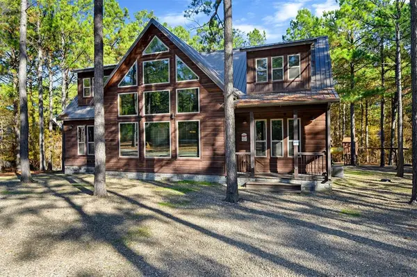 607 Sugar Pine Loop, Broken Bow, OK 74728