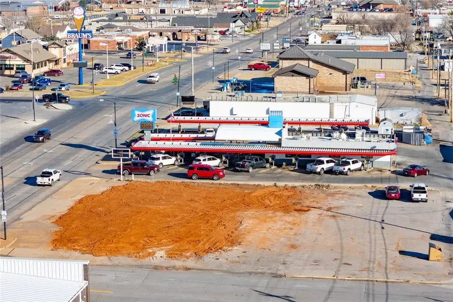 202 E Main Street, Weatherford, OK 73096 - Image #2