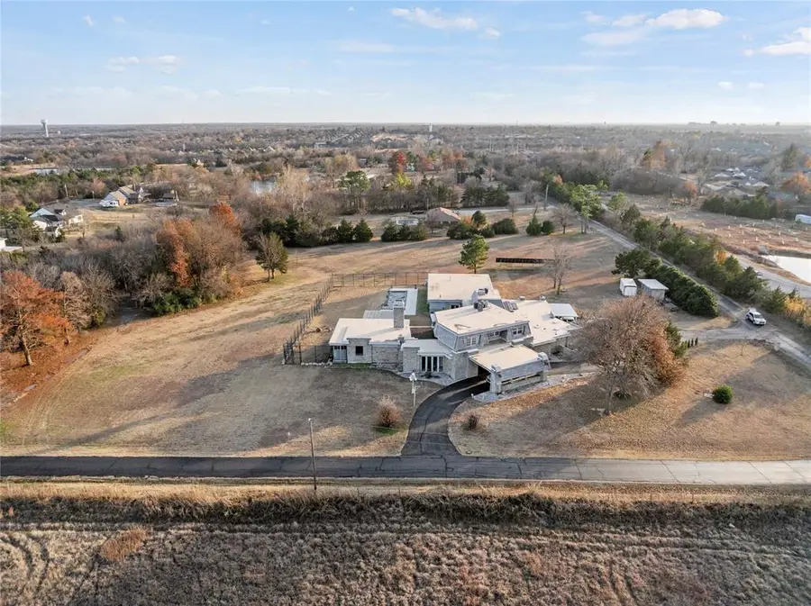 2961 Twin Acres Drive, Norman, OK 73071 - Image #2