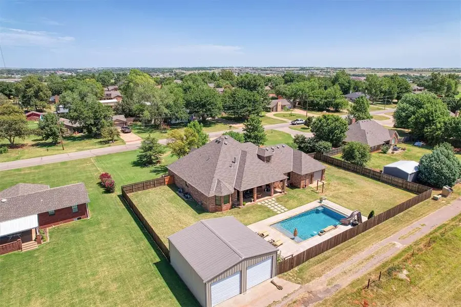 316 W Lakeview Road, Elk City, OK 73644 - Image #2