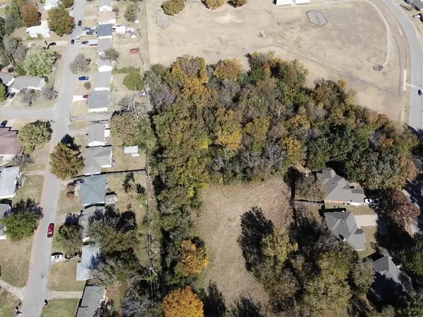 2 Creek Drive, Shawnee, OK 74801