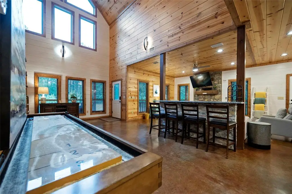 256 Greenbrier Trail, Broken Bow, OK 74728 - Image #1