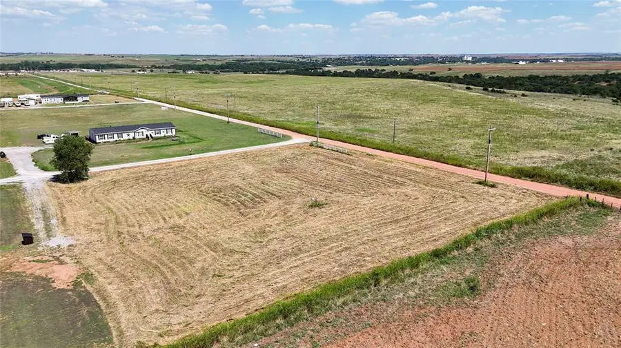 7 W Hydro Hills Road, Hydro, OK 73048 - Image #3