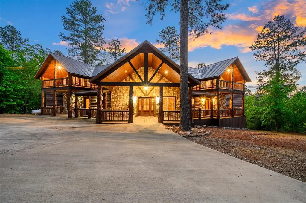 412 W Eagle Mountain Trail, Broken Bow, OK 74728 - Image #1