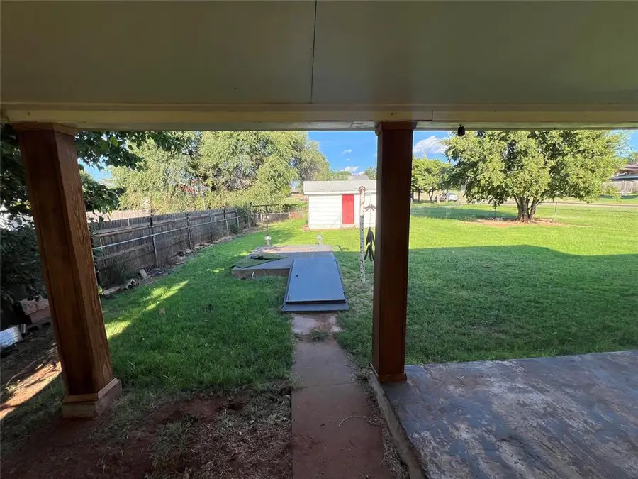 707 S Third Street, Cheyenne, OK 73628 - Image #2