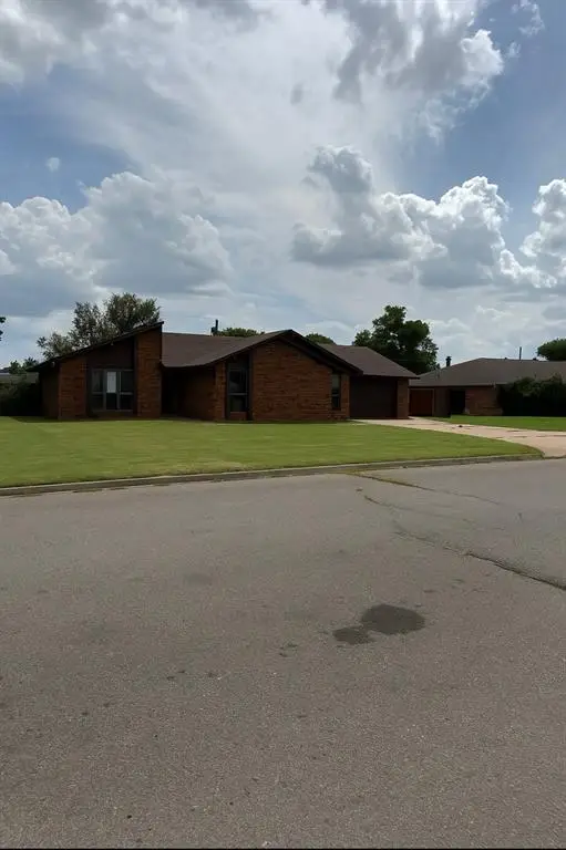 518 Sunset Drive, Watonga, OK 73772 - #1