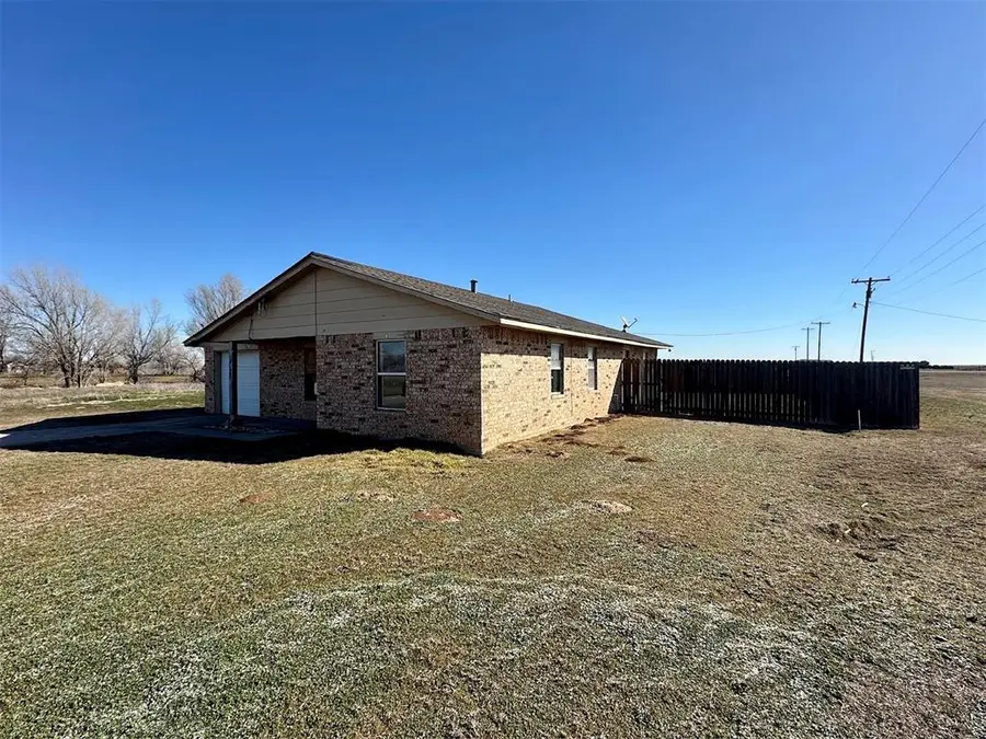 315 S Bannister Street, Gotebo, OK 73041 - Image #3