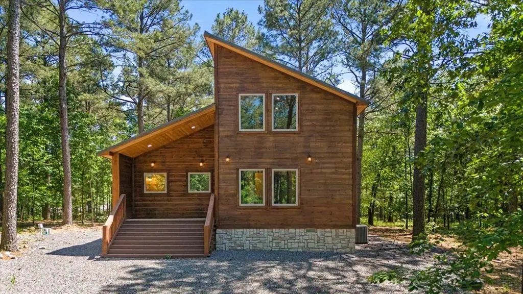 102 Love Boat Lane, Broken Bow, OK 74728 - Image #1