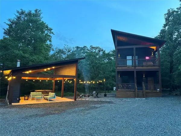 19 Smoked Hickory Lane, Broken Bow, OK 74728