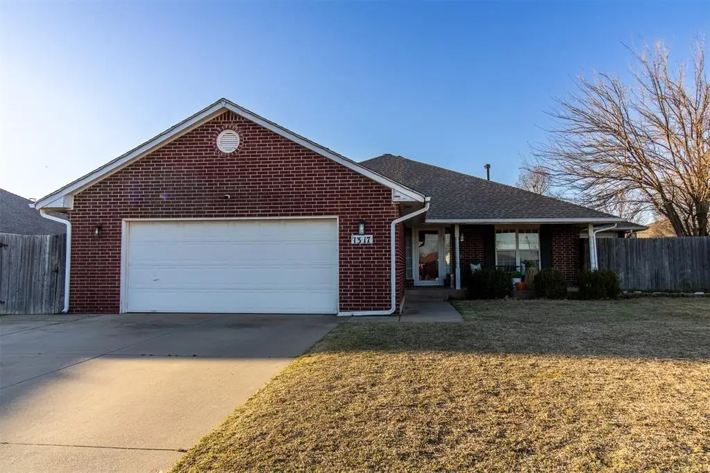 1317 Washington Circle, Moore, OK 73160 - Image #1