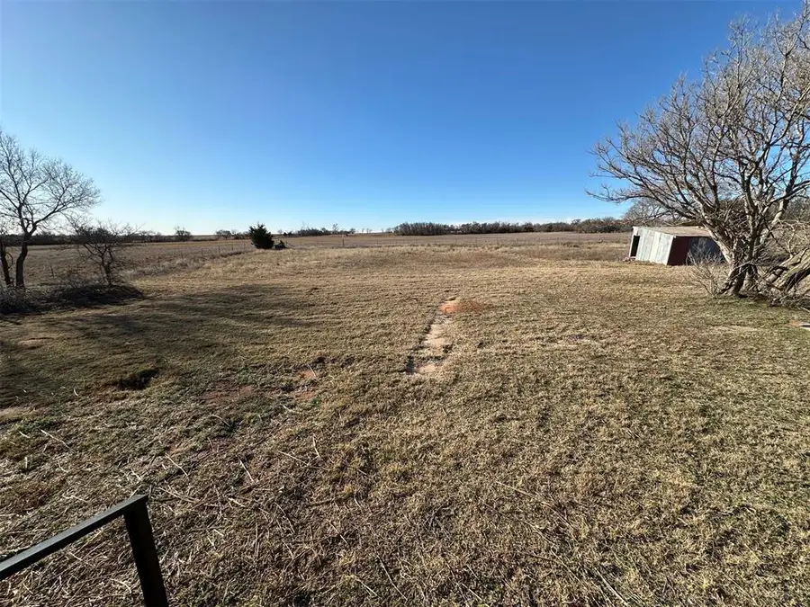 17262 E 1150 Road, Sweetwater, OK 73666 - Image #3