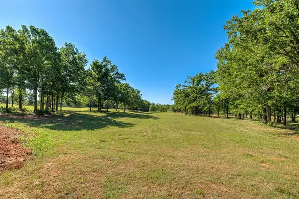 10192 Waterglen Road, Guthrie, OK 73044