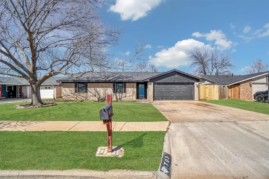703 Comanche Trail, Altus, OK 73521 - Image #2