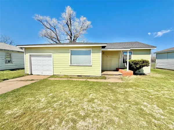 1109 Chestnut Street, Altus, OK 73521