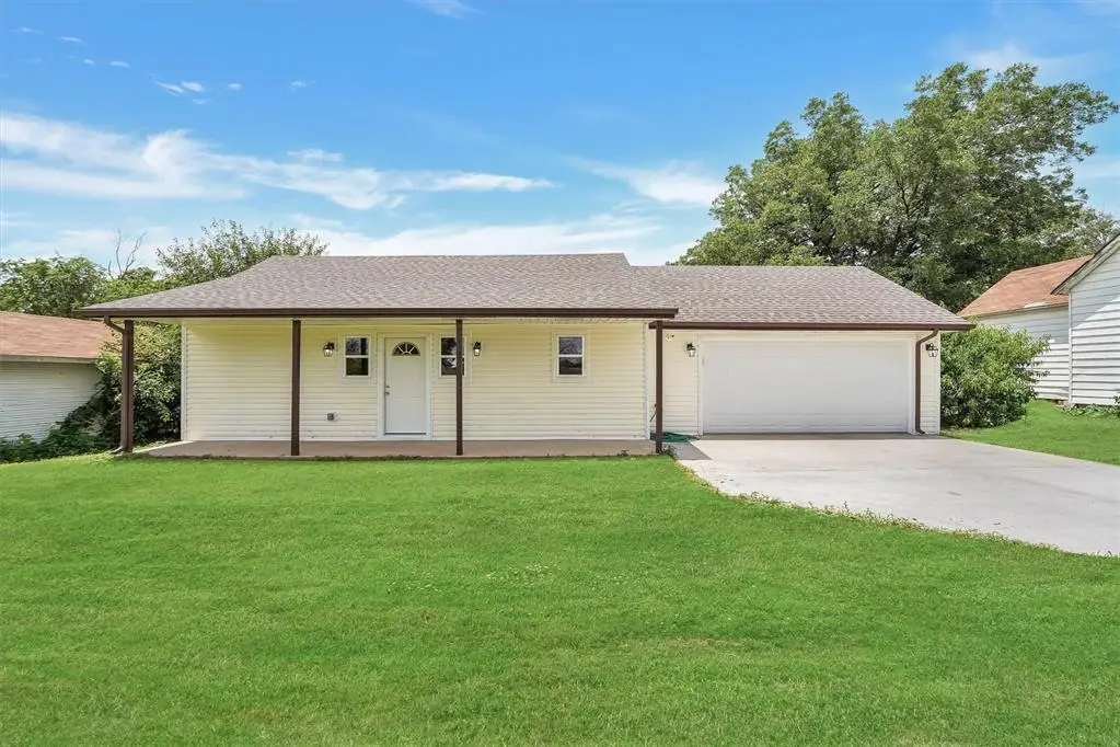 311 N 7th Street, Sayre, OK 73662 - Image #1