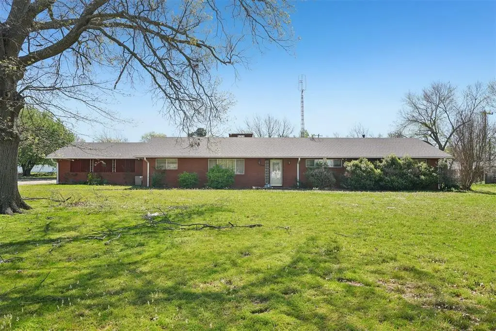 700 S Oliphant Street, Holdenville, OK 74848 - #1