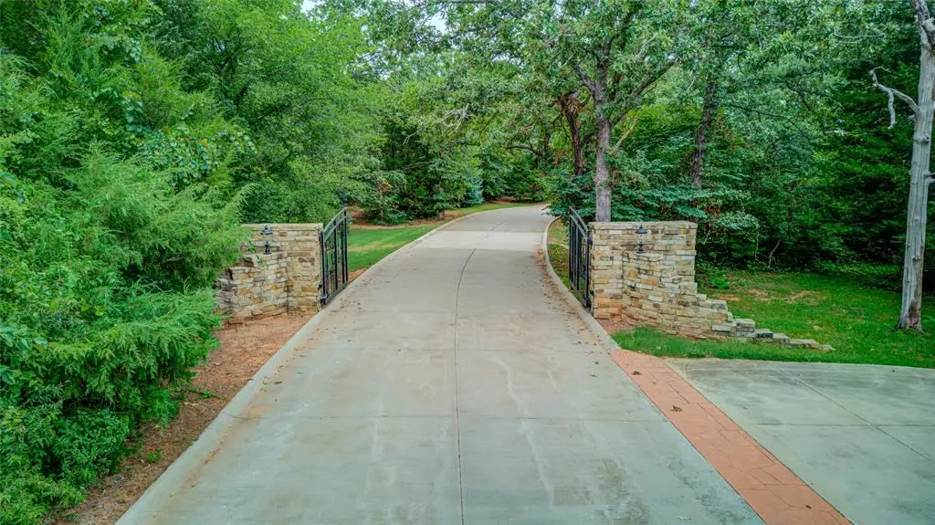 2600 Tangled Oak Trail, Norman, OK 73026 - Image #1