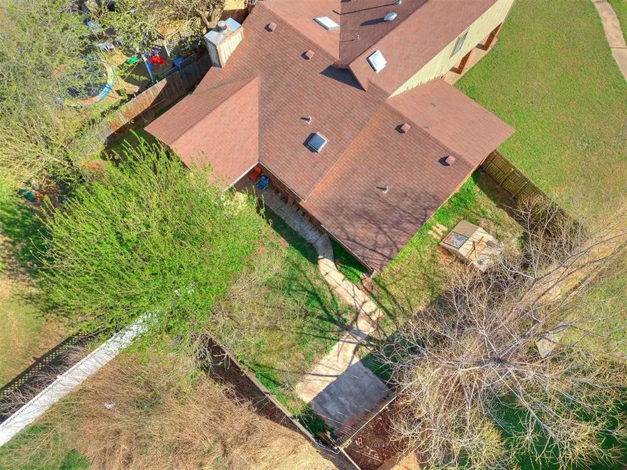 2105 NE 11th Street, Moore, OK 73160 - Image #3