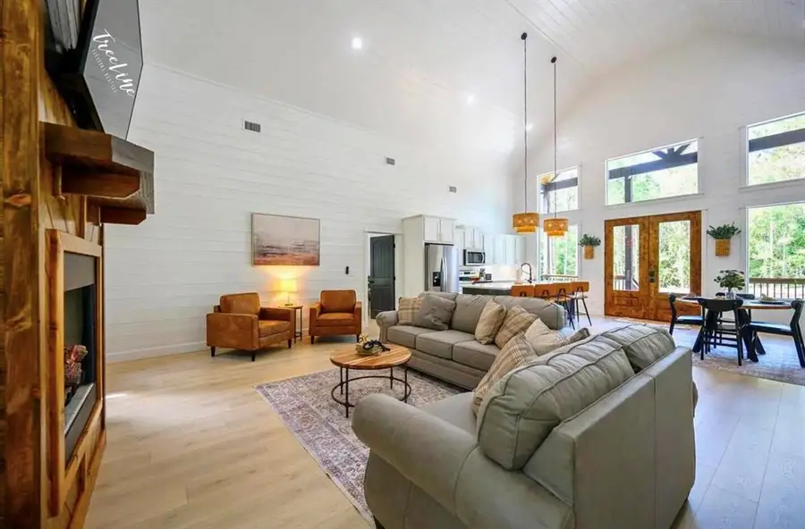 198 Bear Cedar Trail, Broken Bow, OK 74728 - Image #2